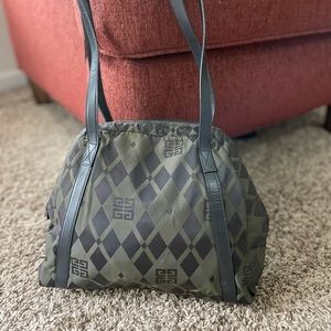 Givenchy shoulder bag 🌸auction 5/13@7pmEST
